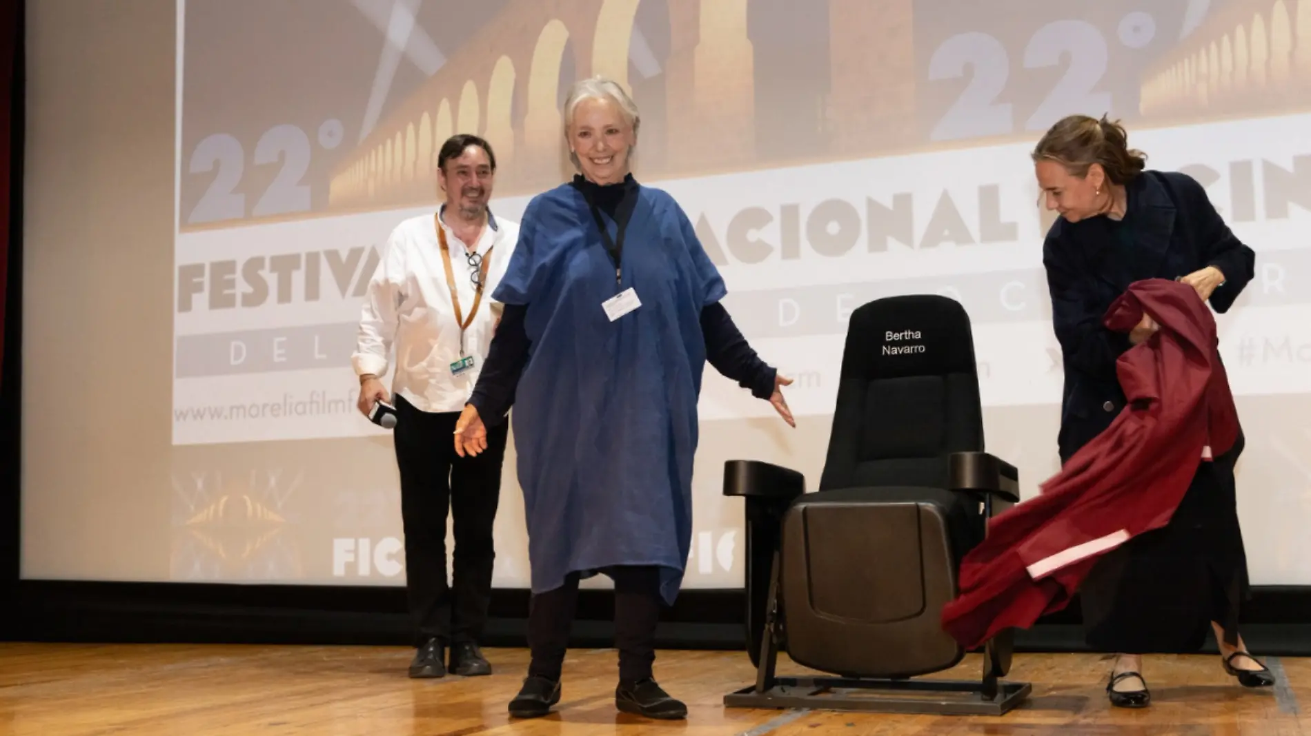 Bertha Navarro recibe El Ojo en el FICM 2024 (1)